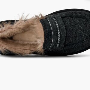 UGG Ellis Loafer - never worn size 7